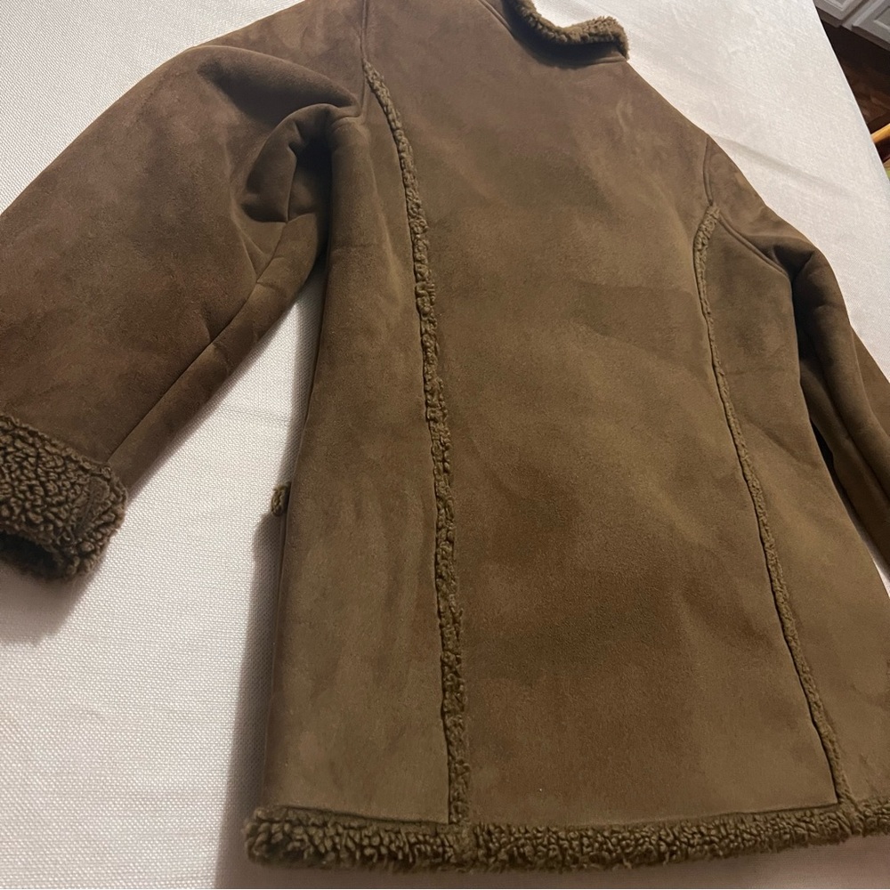 L.L.Bean Women’s Faux Suede Sherpa Chore Jacket — Medium - Picture 10 of 15
